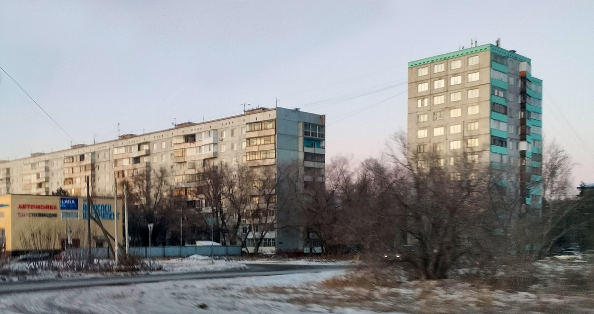 Омск, Волгоградская улица, 2; Новороссийская улица, 1