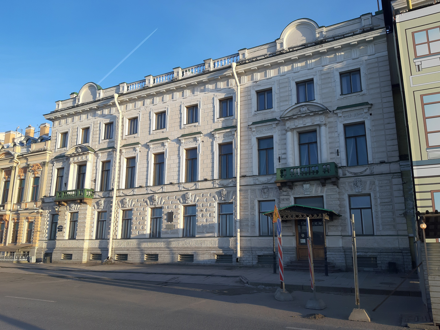 Санкт-Петербург, Английская набережная, 8
