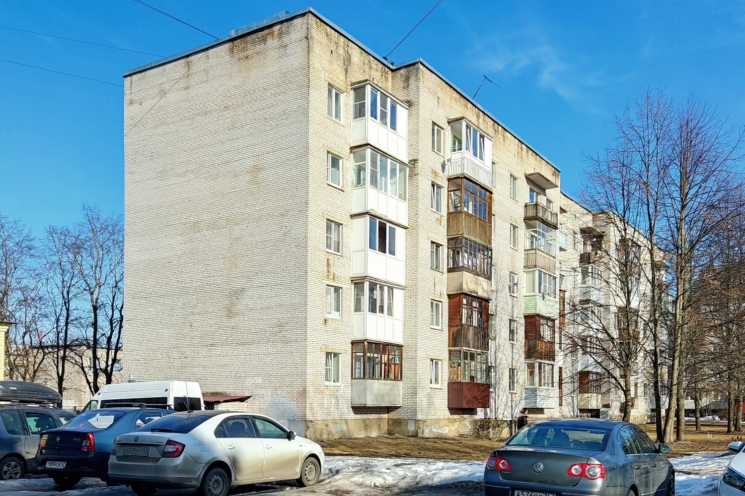 Кировск, Молодёжная улица, 6