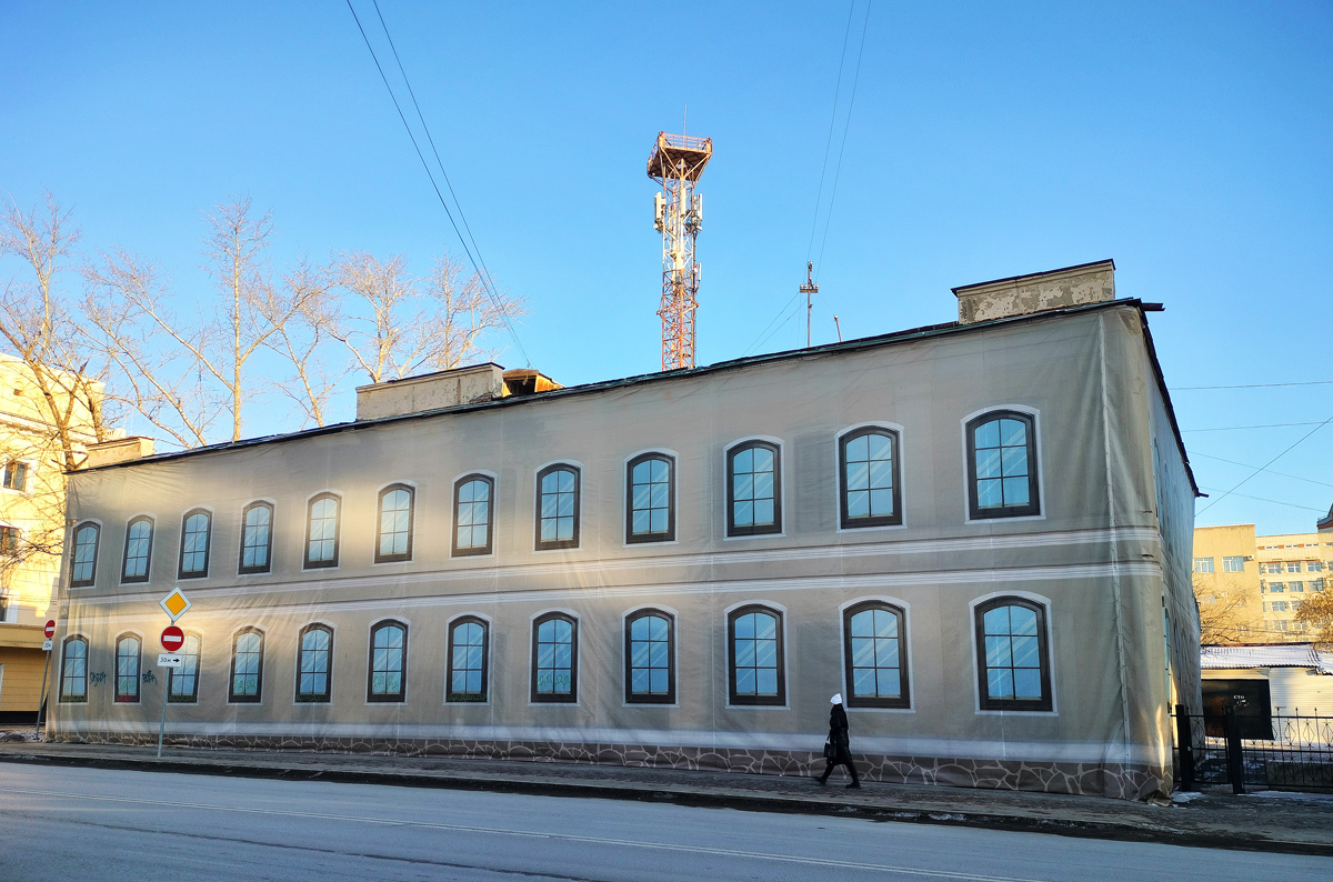 Омск, Улица Орджоникидзе, 8 / Красногвардейская улица, 34