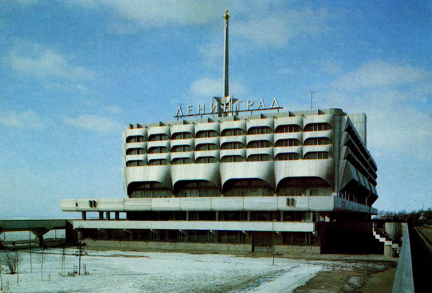 Санкт-Петербург, Площадь Морской Славы, 1
