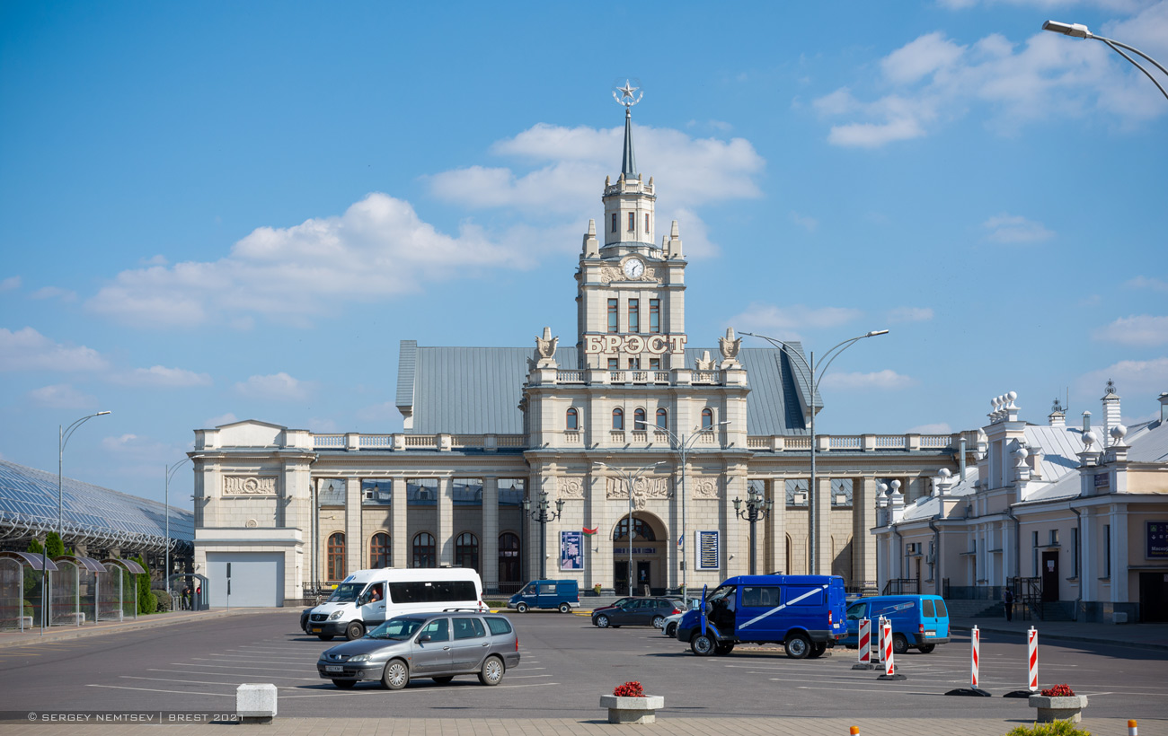 Брест, Привокзальная площадь, 1