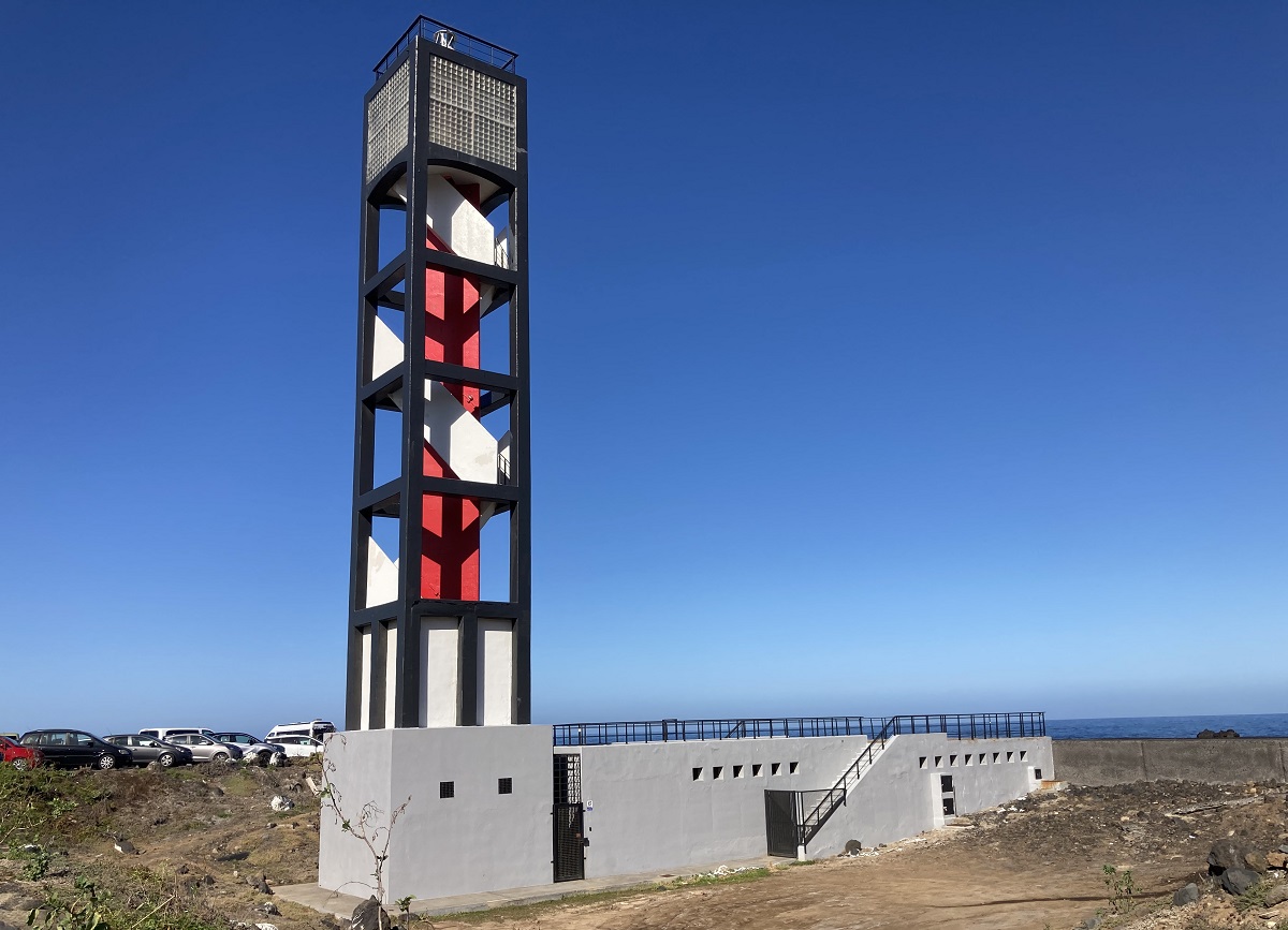Санта-Крус-де-Тенерифe, Playa de la Américas, Av. Antonio Dominguez, 4