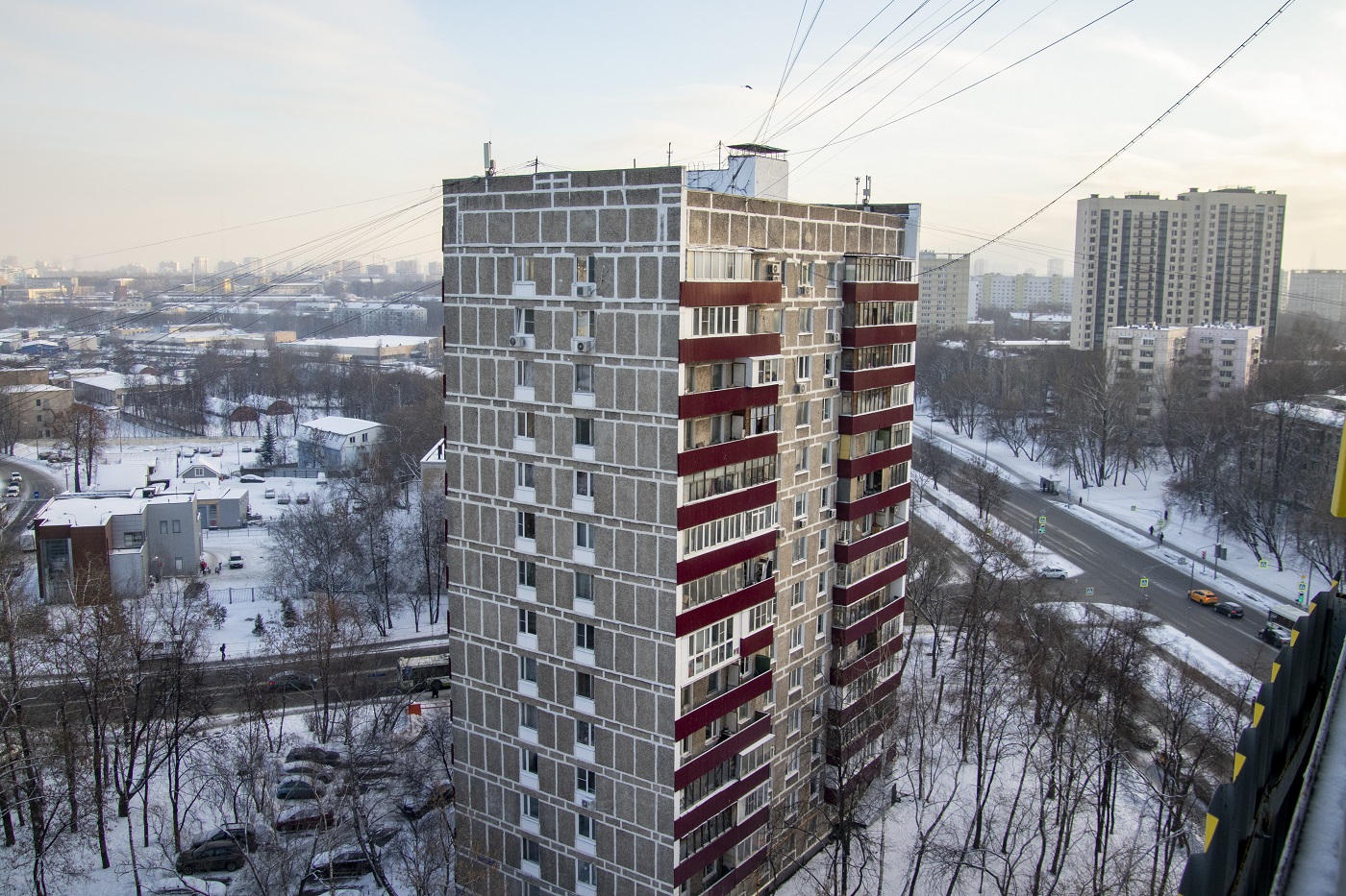 Moscow, Солнечногорская улица, 1 / Онежская улица, 28