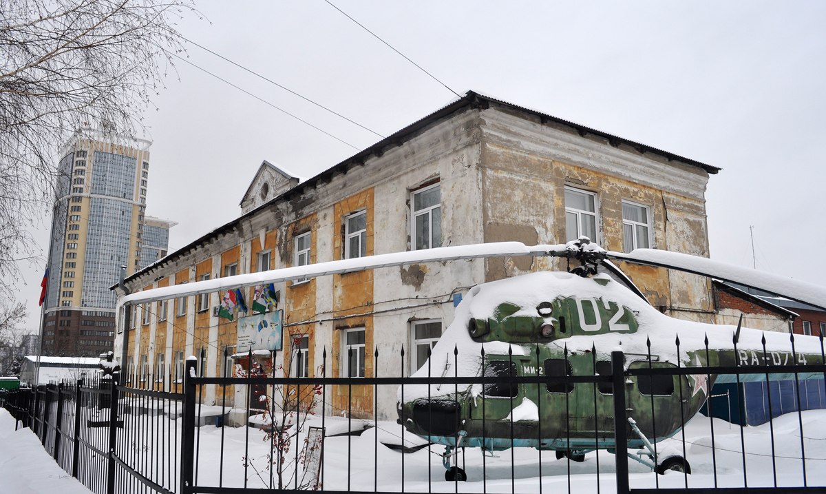Новосибірськ, Улица Семьи Шамшиных, 110 / Улица Николая Островского, 43; Линейная улица, 53