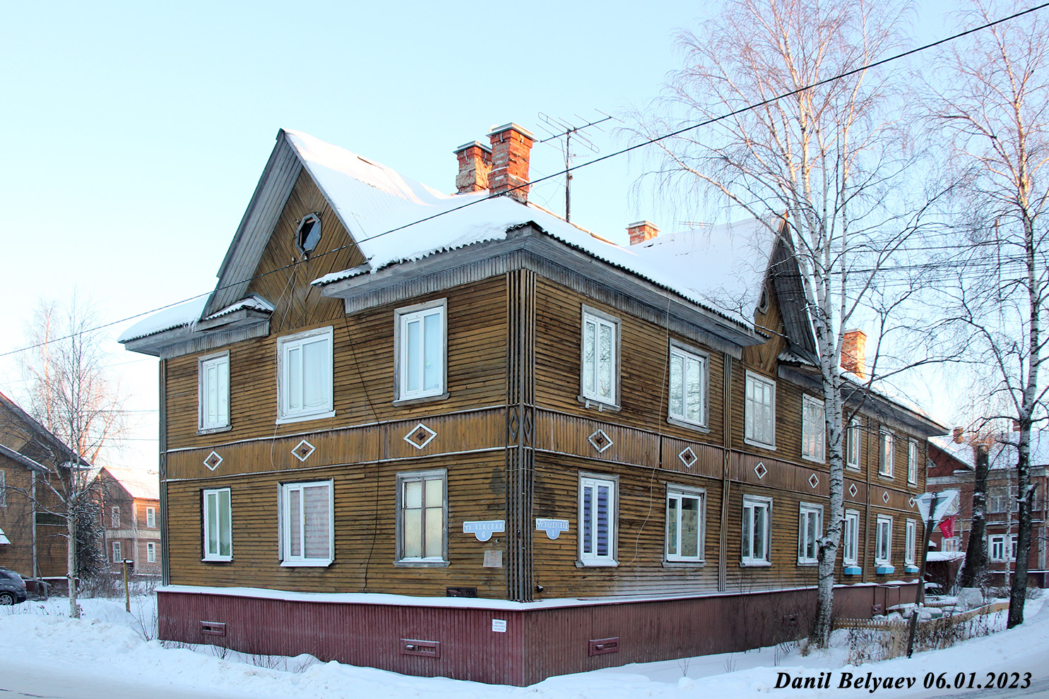 Архангельск, Корпусная улица, 1 / Кемская улица, 6