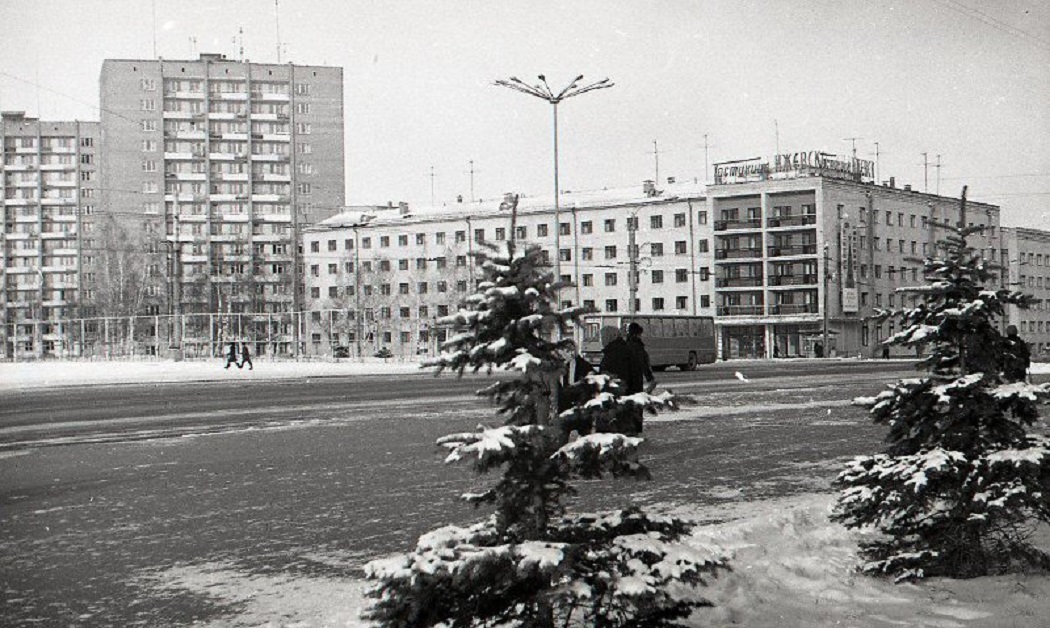 Izhevsk, Улица Наговицына, 6; Улица Наговицына, 8; Пушкинская улица, 223