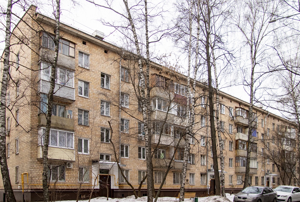 Moskva, Улица Бирюсинка, 11 / Амурская улица, 38