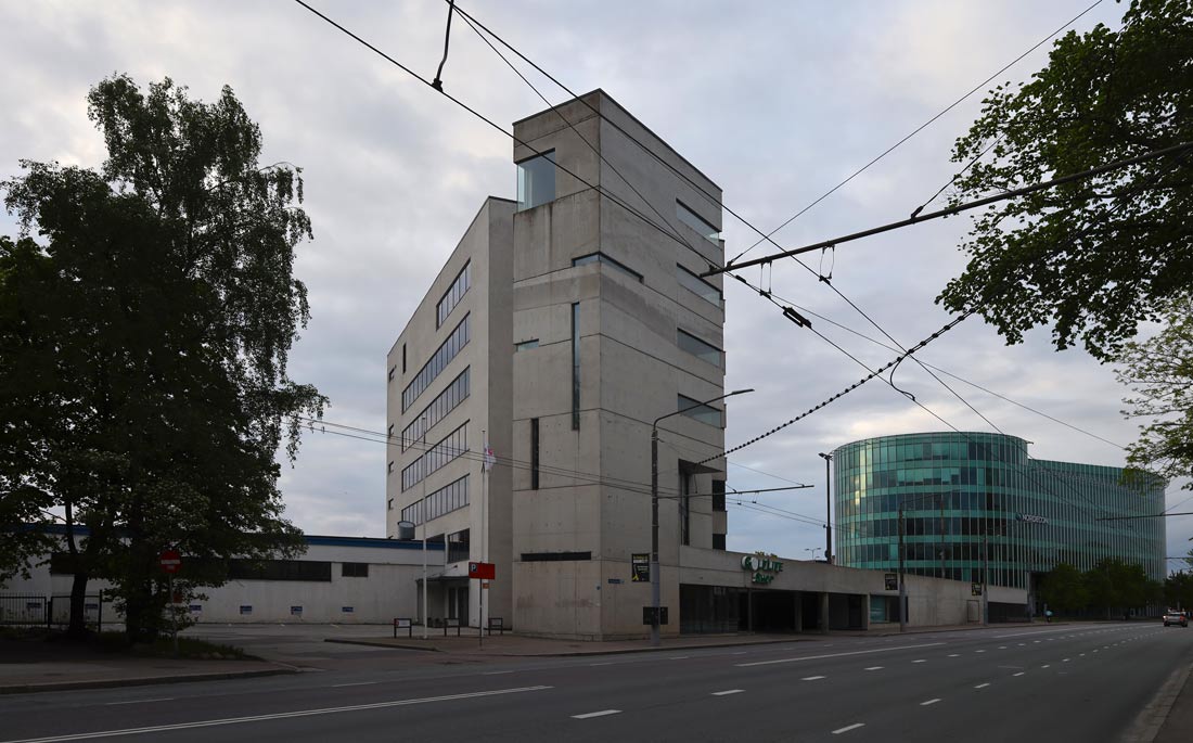 Таллин, Toompuiestee, 33a