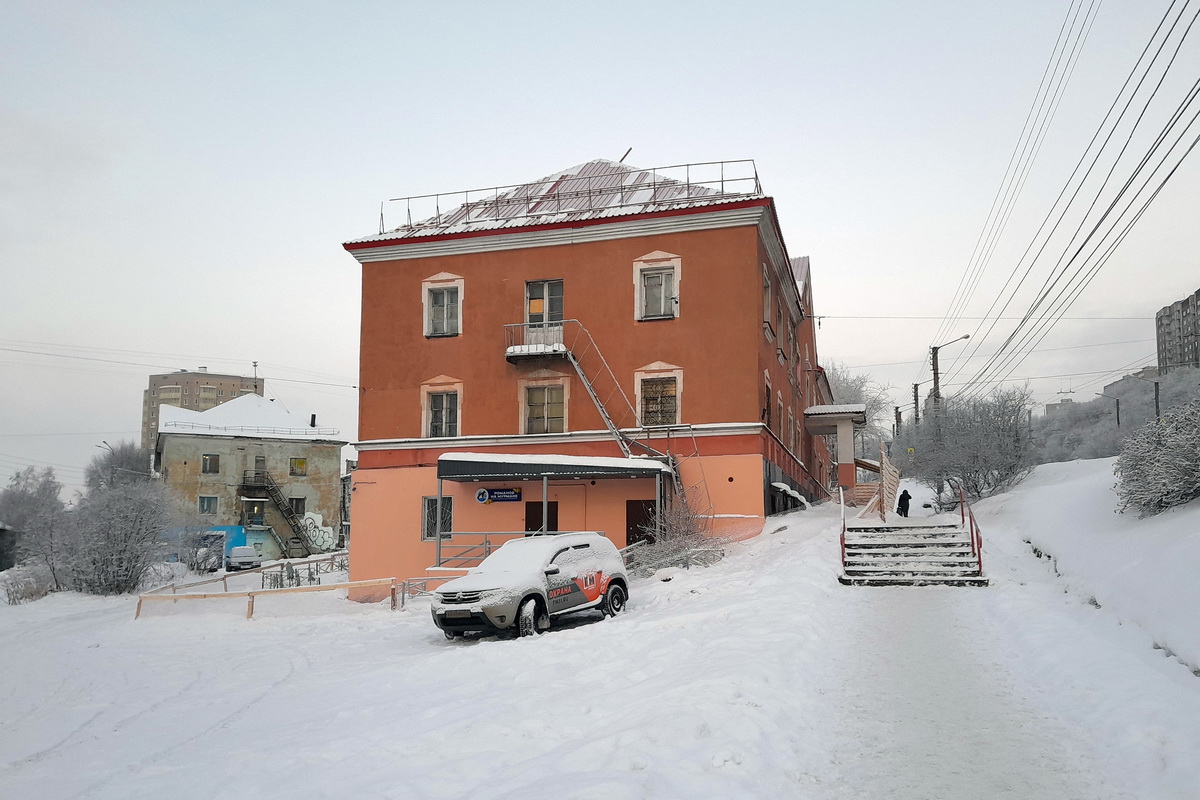 Мурманск, Улица Челюскинцев, 34