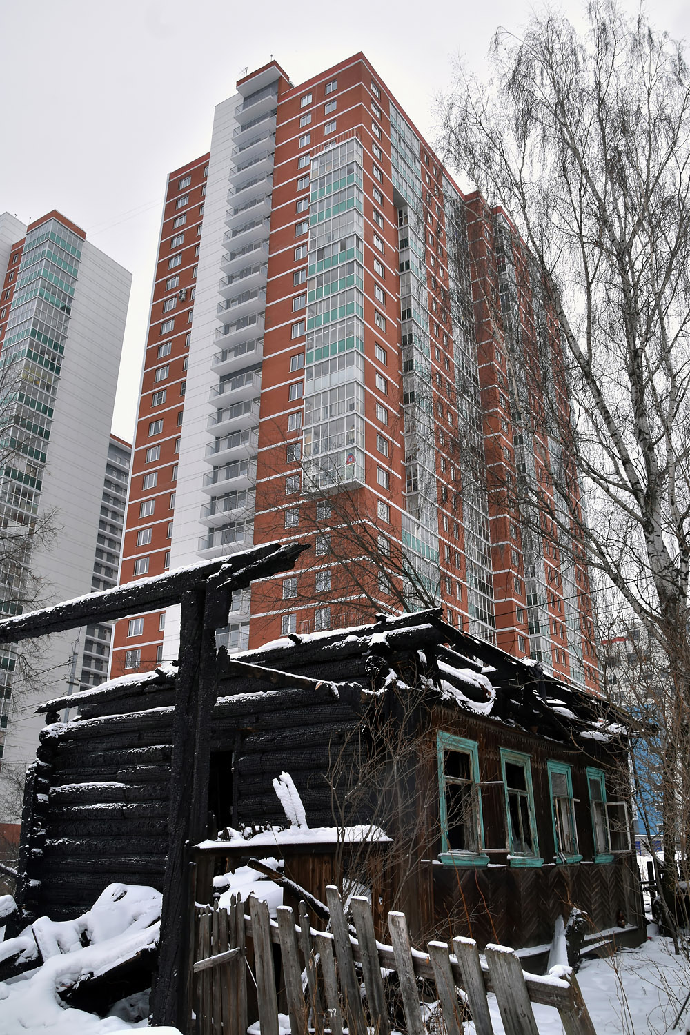 Пермь, Улица Крылова, 38; Улица Крылова, 17