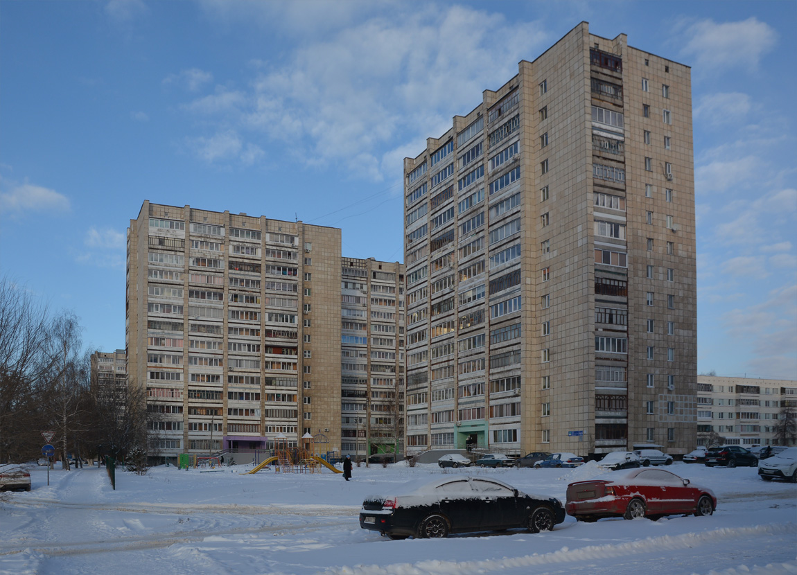 Набережные Челны, Сармановский тракт, 16; Сармановский тракт, 14 / Улица Хади Такташа, 15