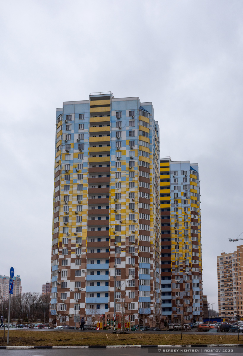 Ростов-на-Дону, Проспект Солженицына, 21 стр. 1​ / Улица Ерёменко, 106 стр. 1; ​Проспект Солженицына, 21 стр. 2​ / Улица Ерёменко, 106 стр. 2