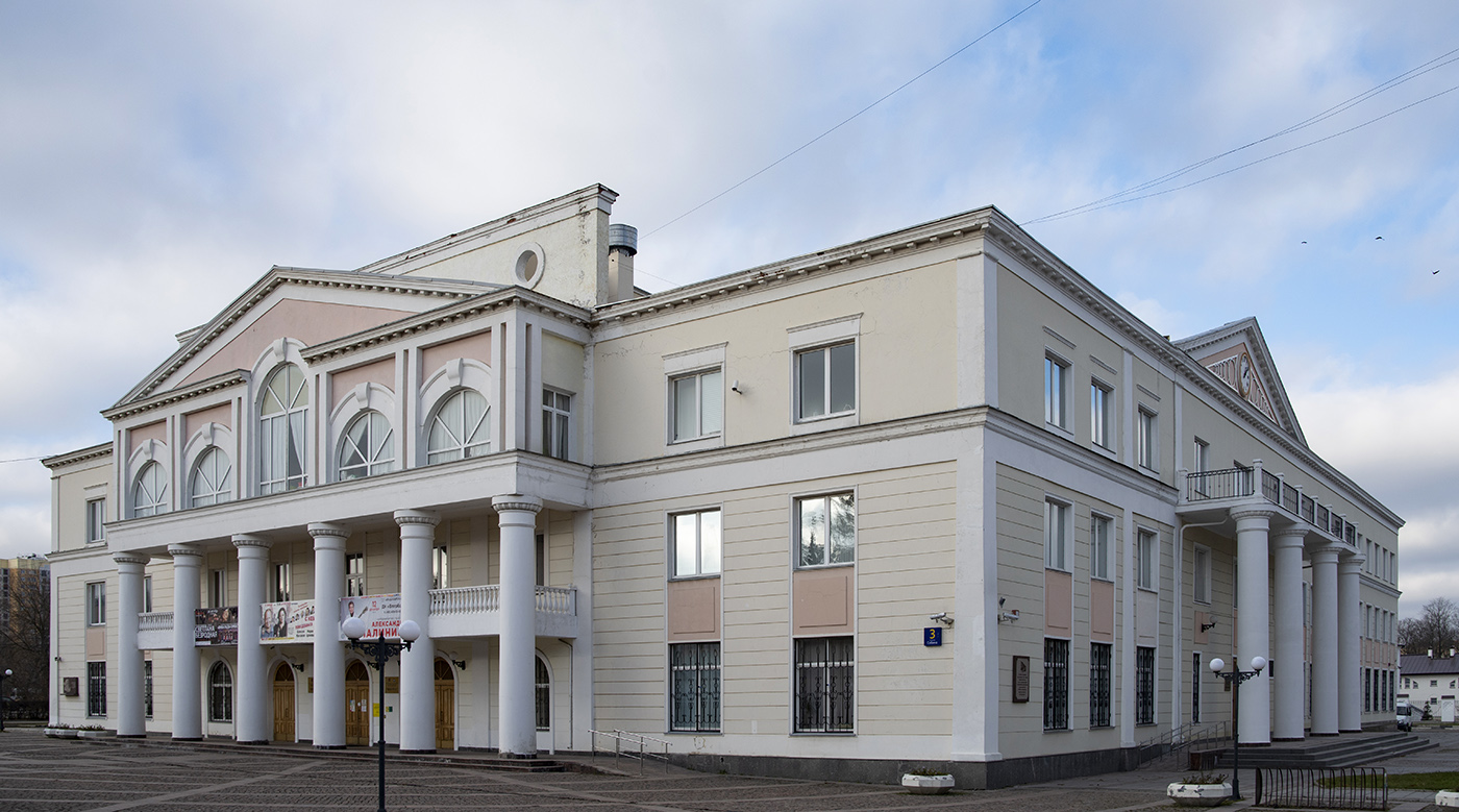 Долгопрудный, Площадь Собина, 3