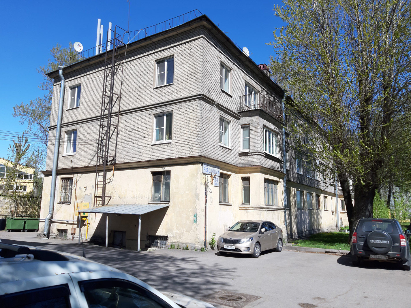 Санкт-Петербург, Шоссе Революции, 84 корп. 1