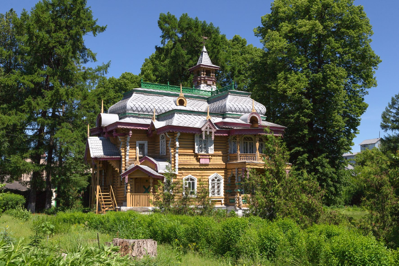 Володарск, Клубная улица, 6