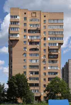 496 