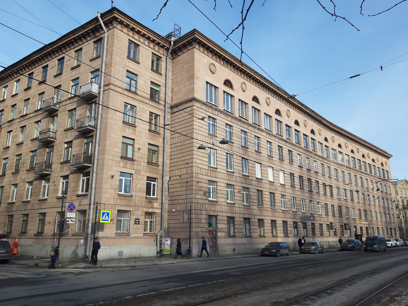 Санкт-Петербург, Кронверкский проспект, 35; Каменноостровский проспект, 10 лит. Л