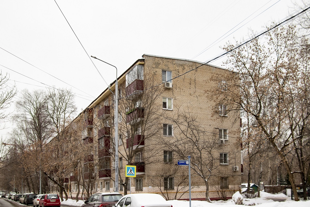 Moscow, Бульвар Матроса Железняка, 6