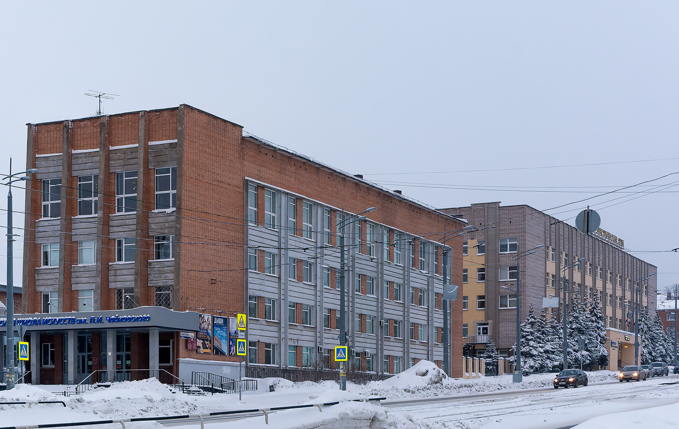 Ижевск, Улица Пастухова, 13; Улица Ленина, 4
