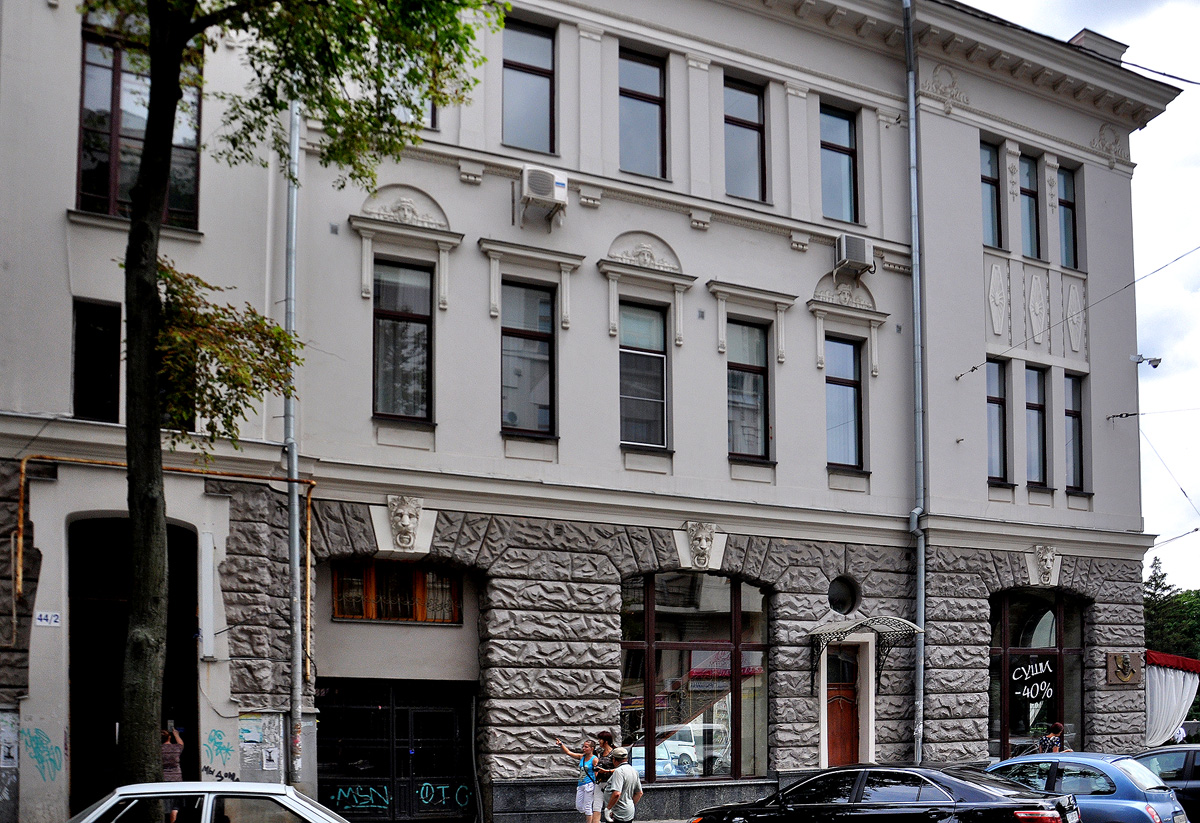 Kharkov, Сумская улица, 44 / Улица Гиршмана, 2