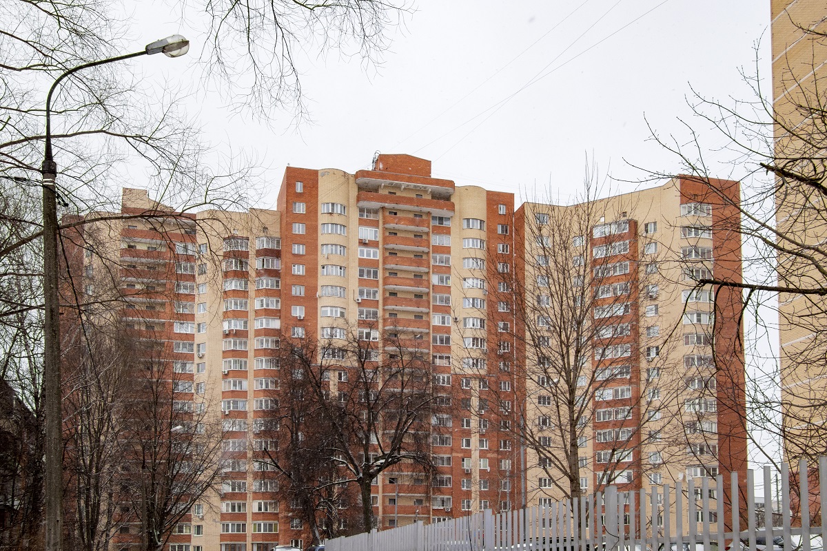 Химки, Улица Академика Грушина, 2 / Улица 8 Марта, 10