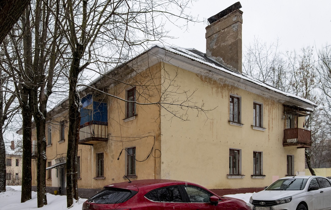 Khimki, Улица Академика Грушина, 16 / Улица Станиславского, 1