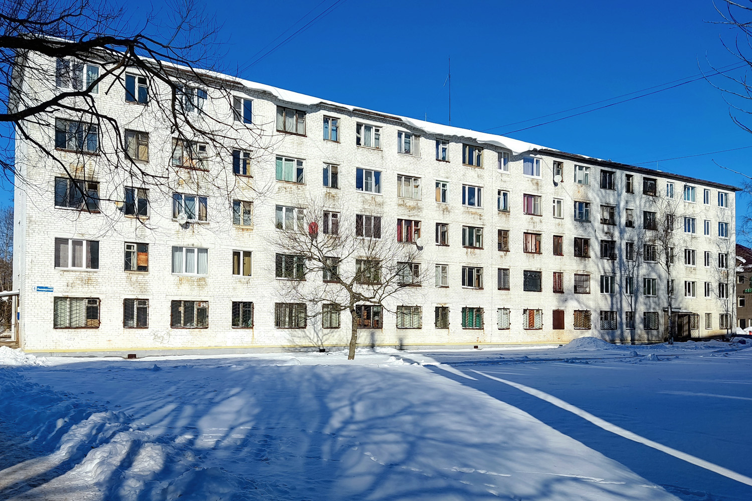 Kiriši, Пионерская улица, 4