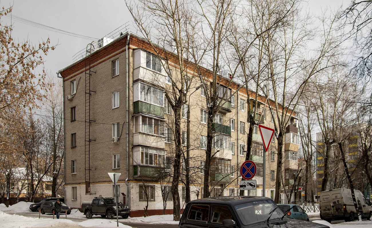 Химки, Улица Маяковского, 8 / Первомайская улица, 12