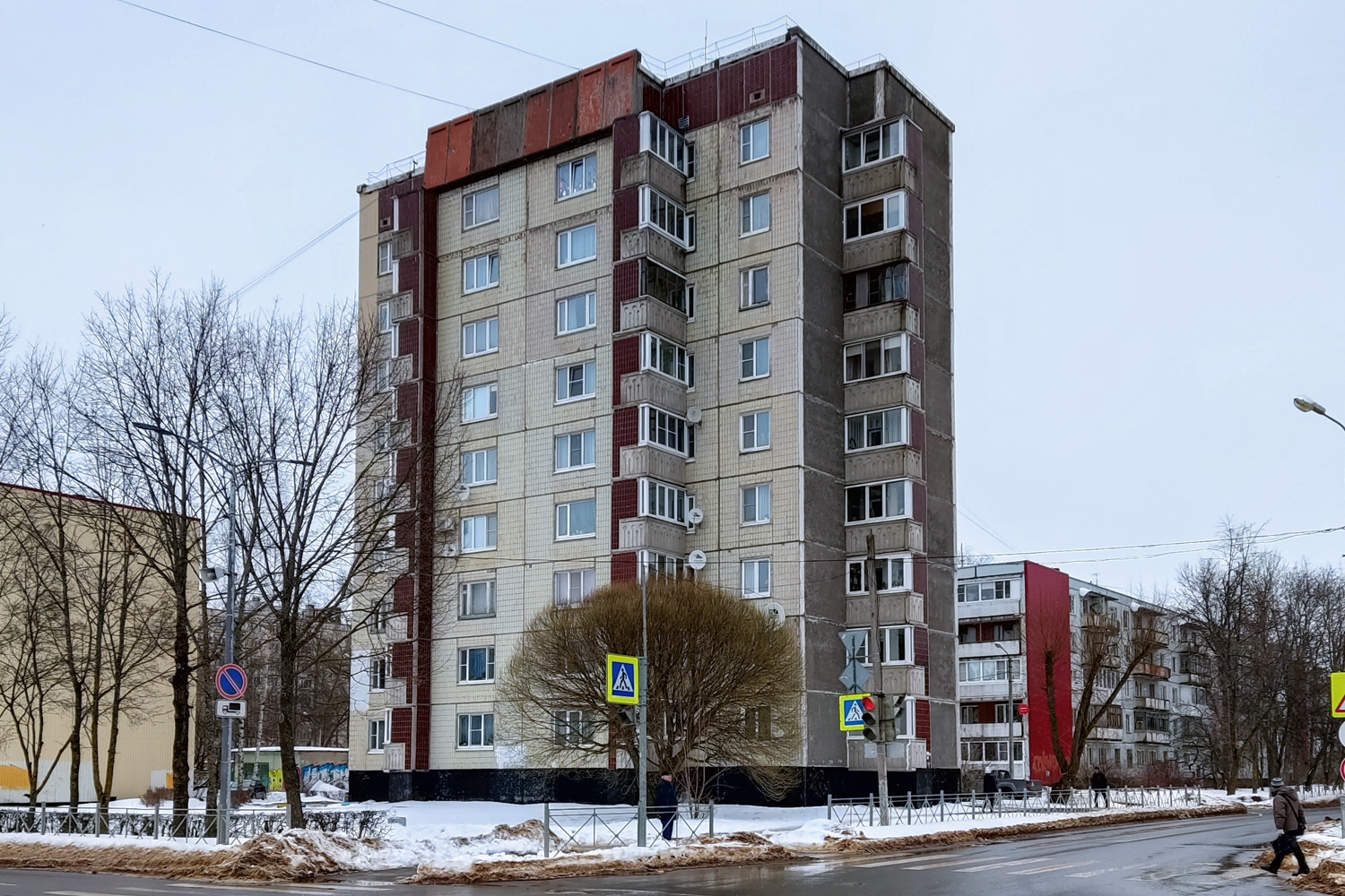 Кириши, Молодёжный бульвар, 19