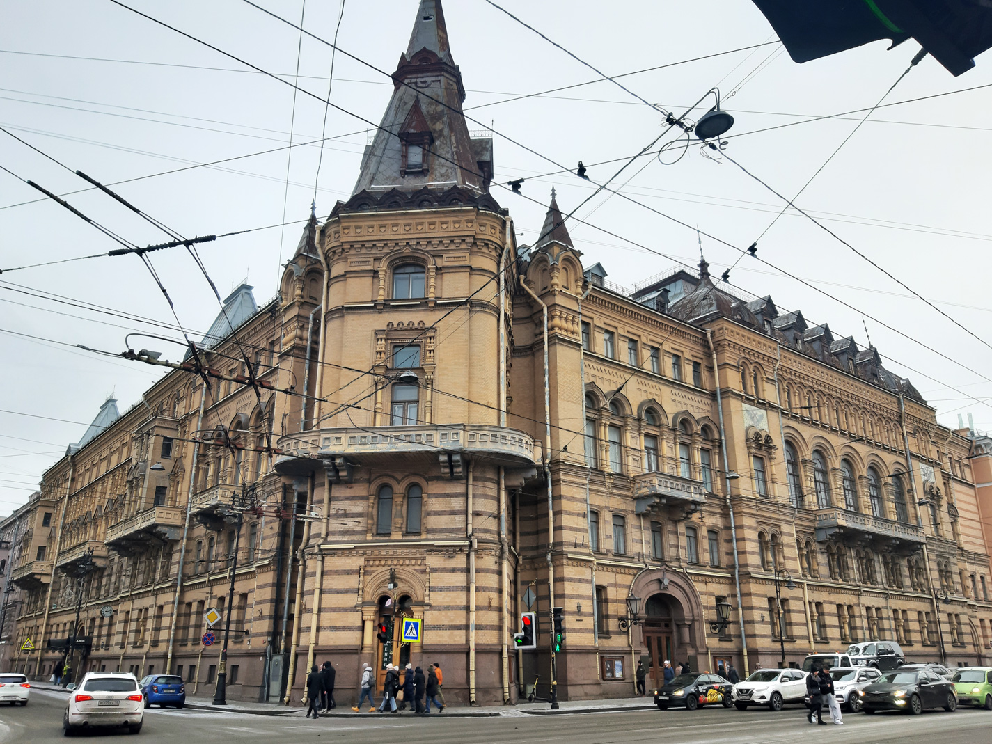 Санкт-Петербург, Литейный проспект, 20 / Кирочная улица, 1