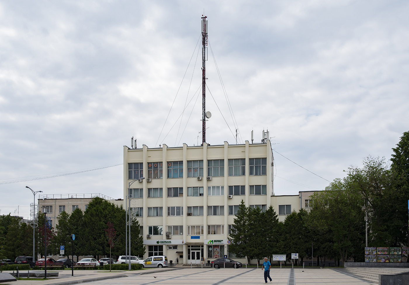 Поселение Вороновское, Пос. ЛМС, микрорайон Центральный, 24 ( административный корпус )