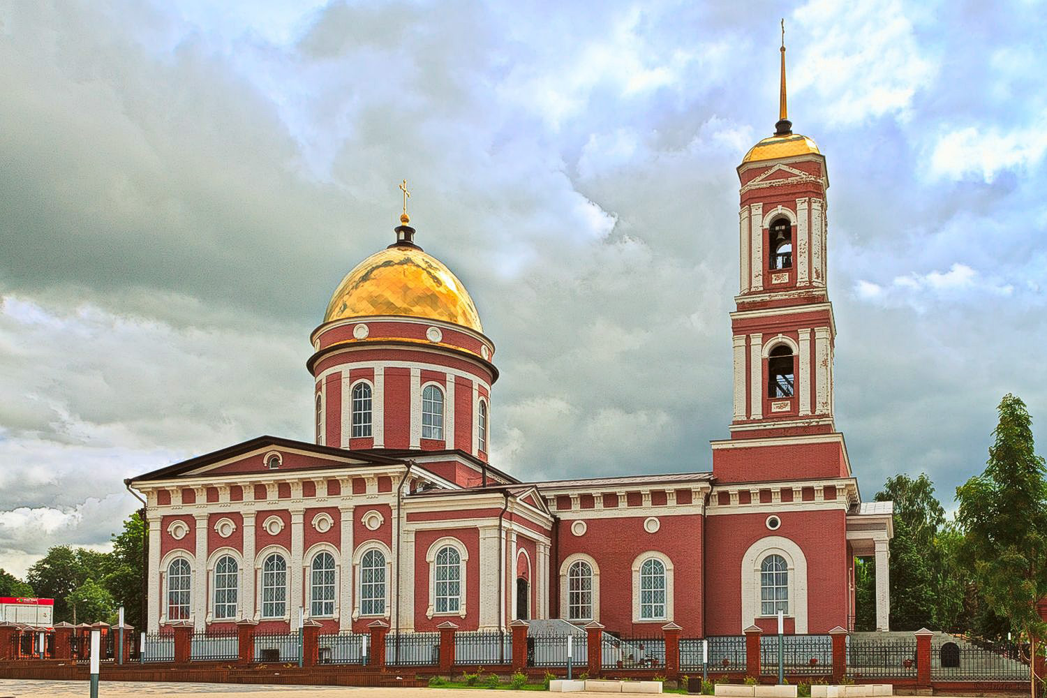 Бирск, Октябрьская площадь, 6