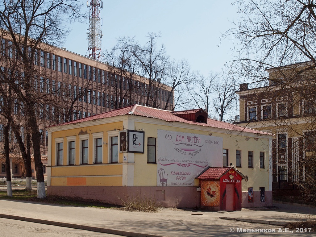 Иваново, Улица 10 Августа, 2 / Крутицкая улица, 4