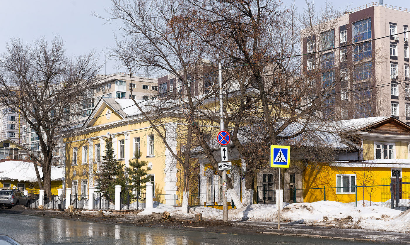 Уфа, Улица Октябрьской Революции, 35; Улица Октябрьской Революции, 37