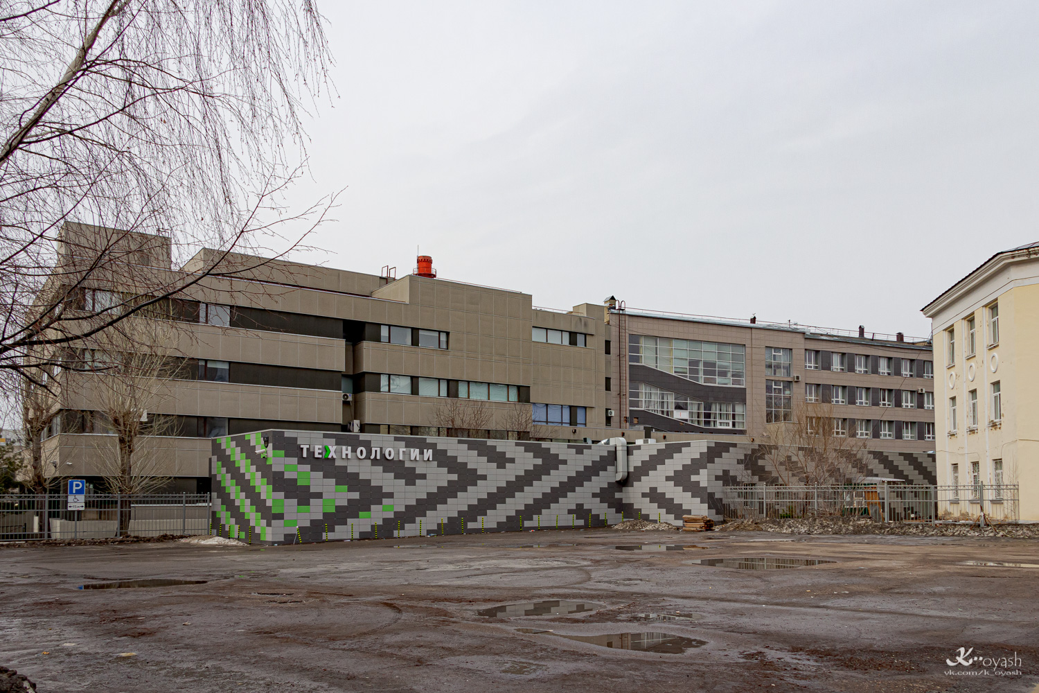 Казань, Улица Калинина, 43; Зелёная улица, 1 корп. 6