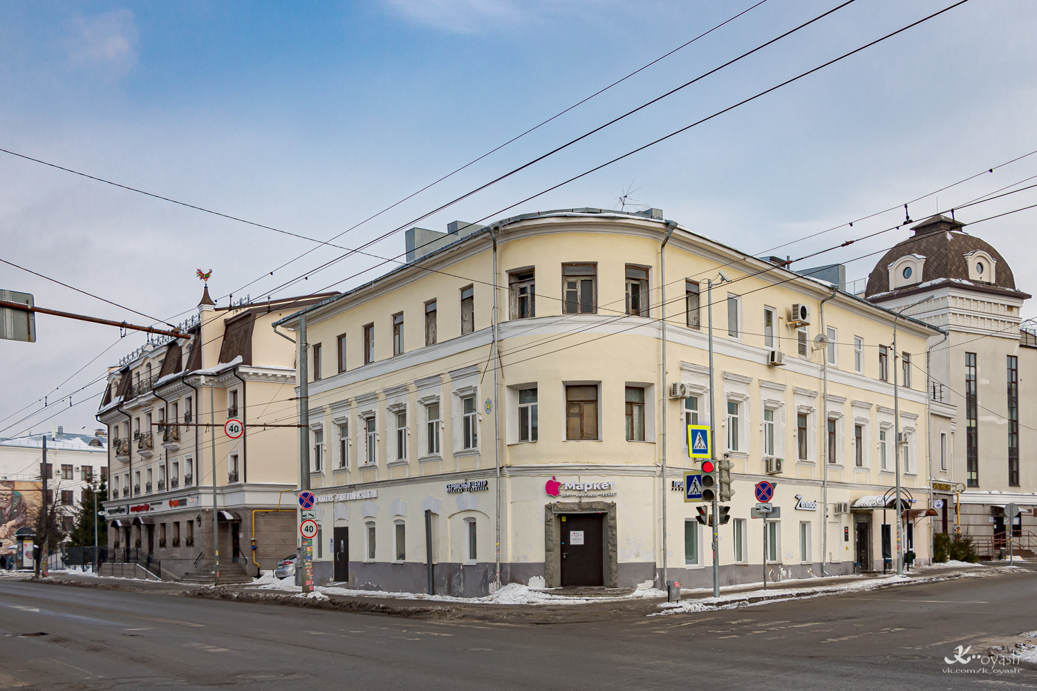 Казань, Московская улица, 53 / Улица Галиаскара Камала, 6; Московская улица, 53 / Улица Галиаскара Камала, 6
