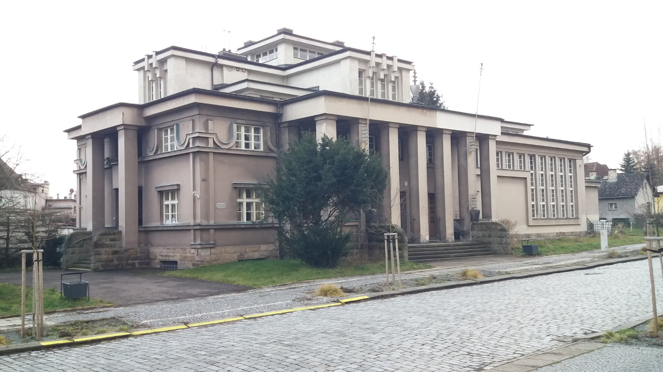 Яромерж, Husovo náměstí, 424