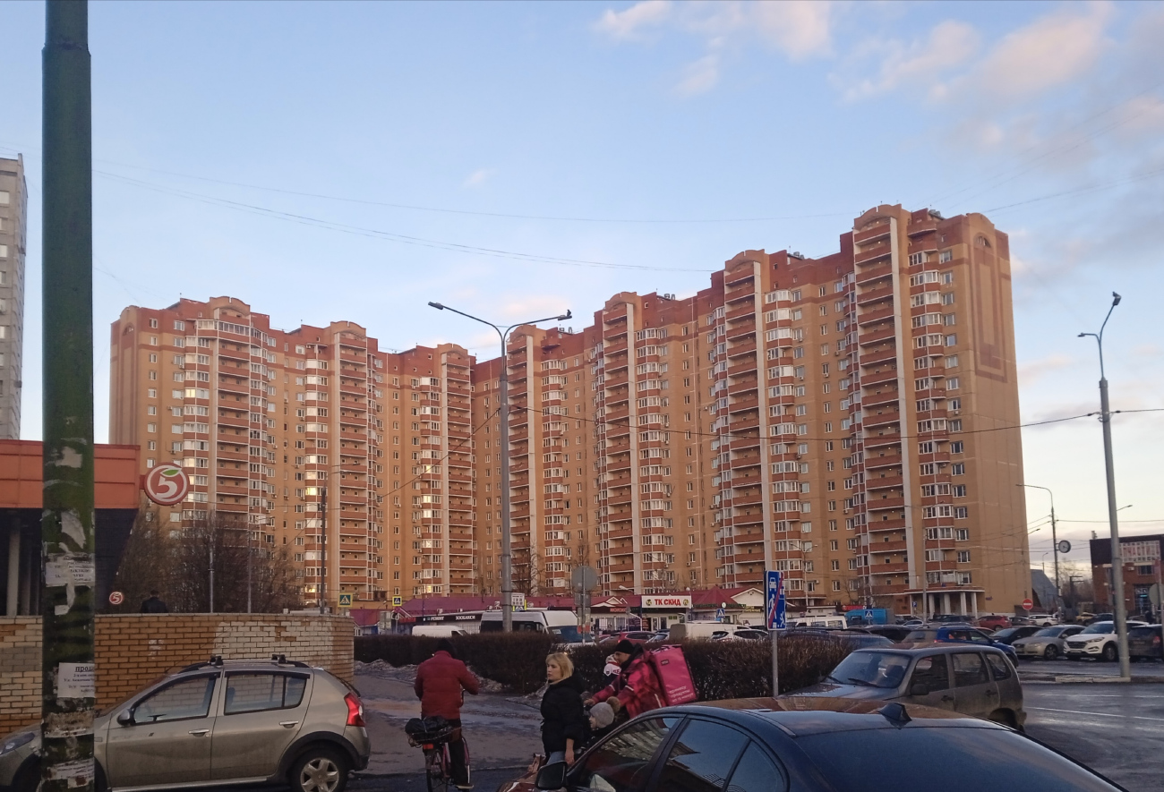 Троицк, Академическая площадь, 4