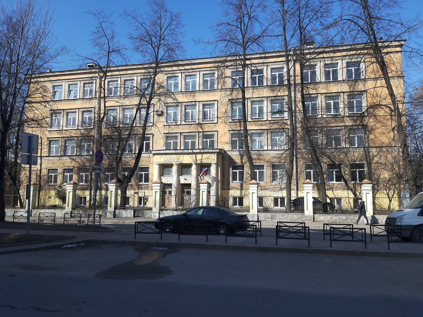 Санкт-Петербург, Улица Черняховского, 2