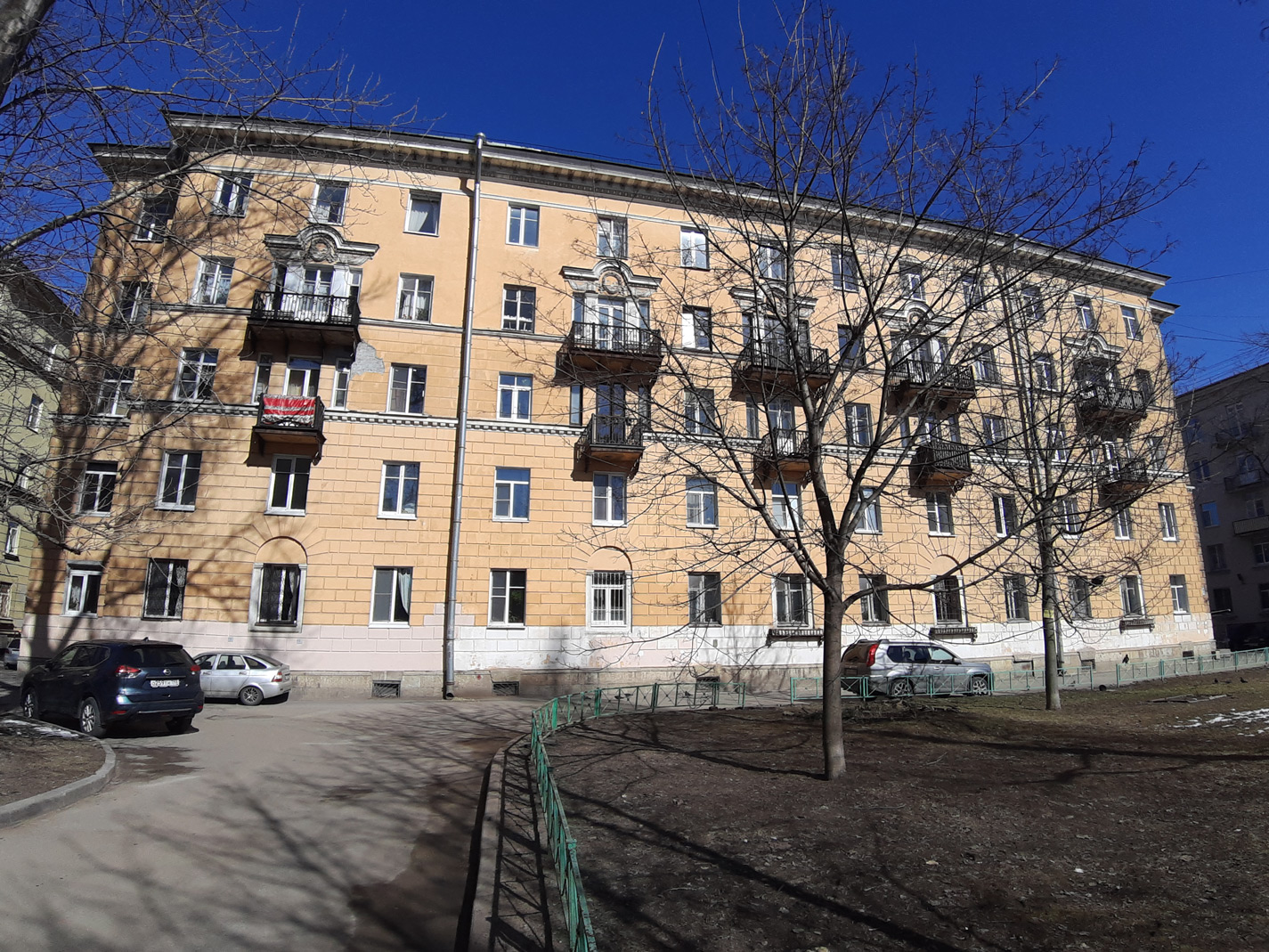 Санкт-Петербург, Краснодонская улица, 11