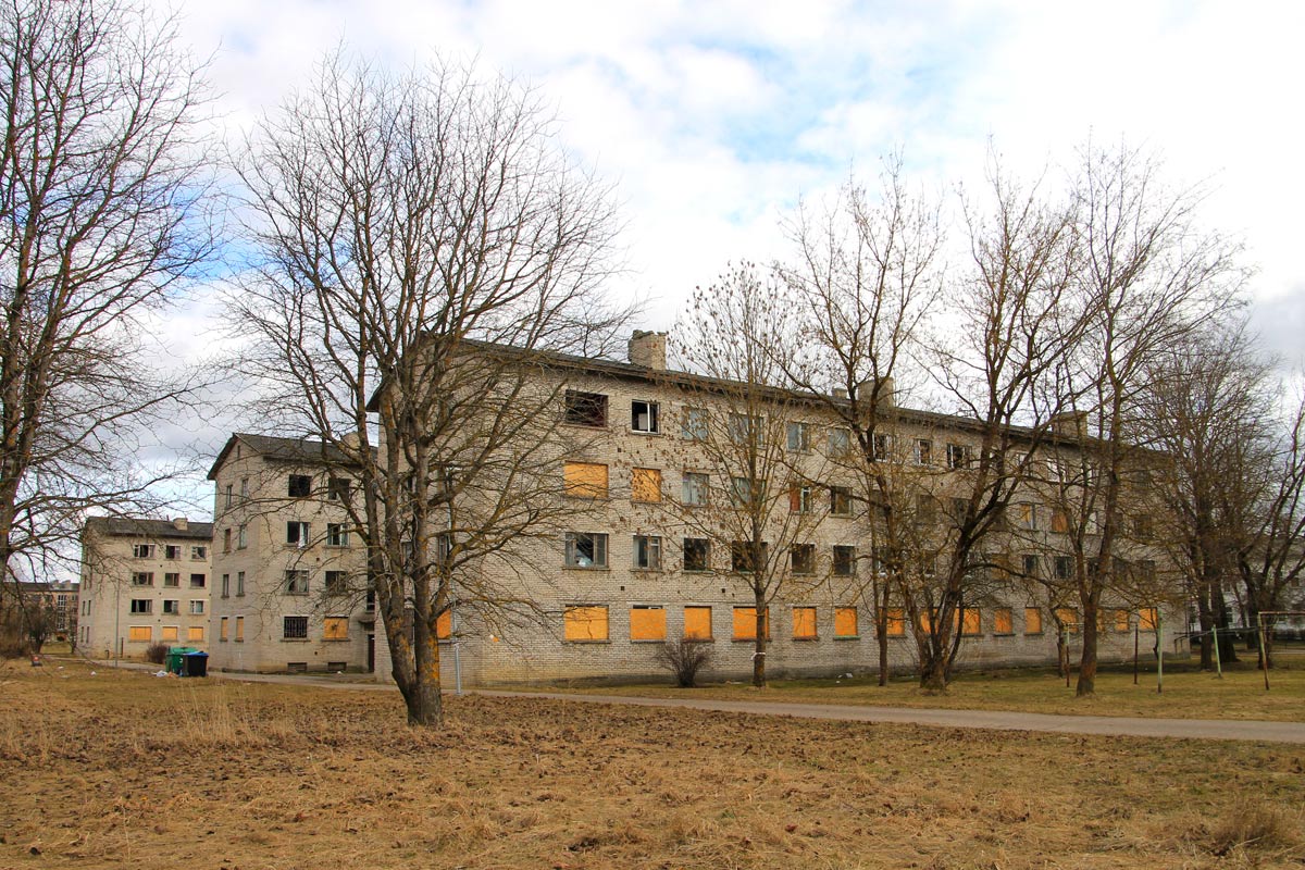 Кивиыли, Keskpuiestee, 43