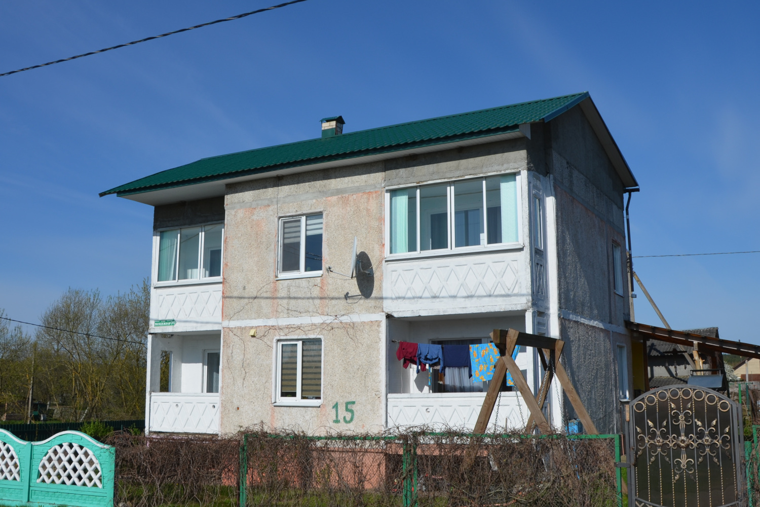 Палуши, Молодёжная улица, 15