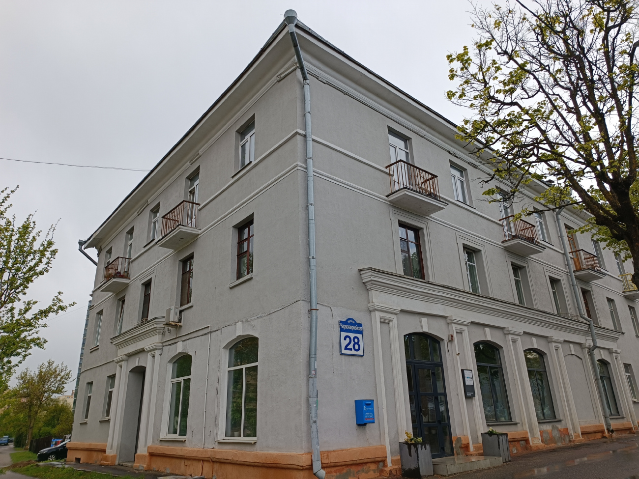 Минск, Красноармейская улица, 28 / Казарменный переулок, 2