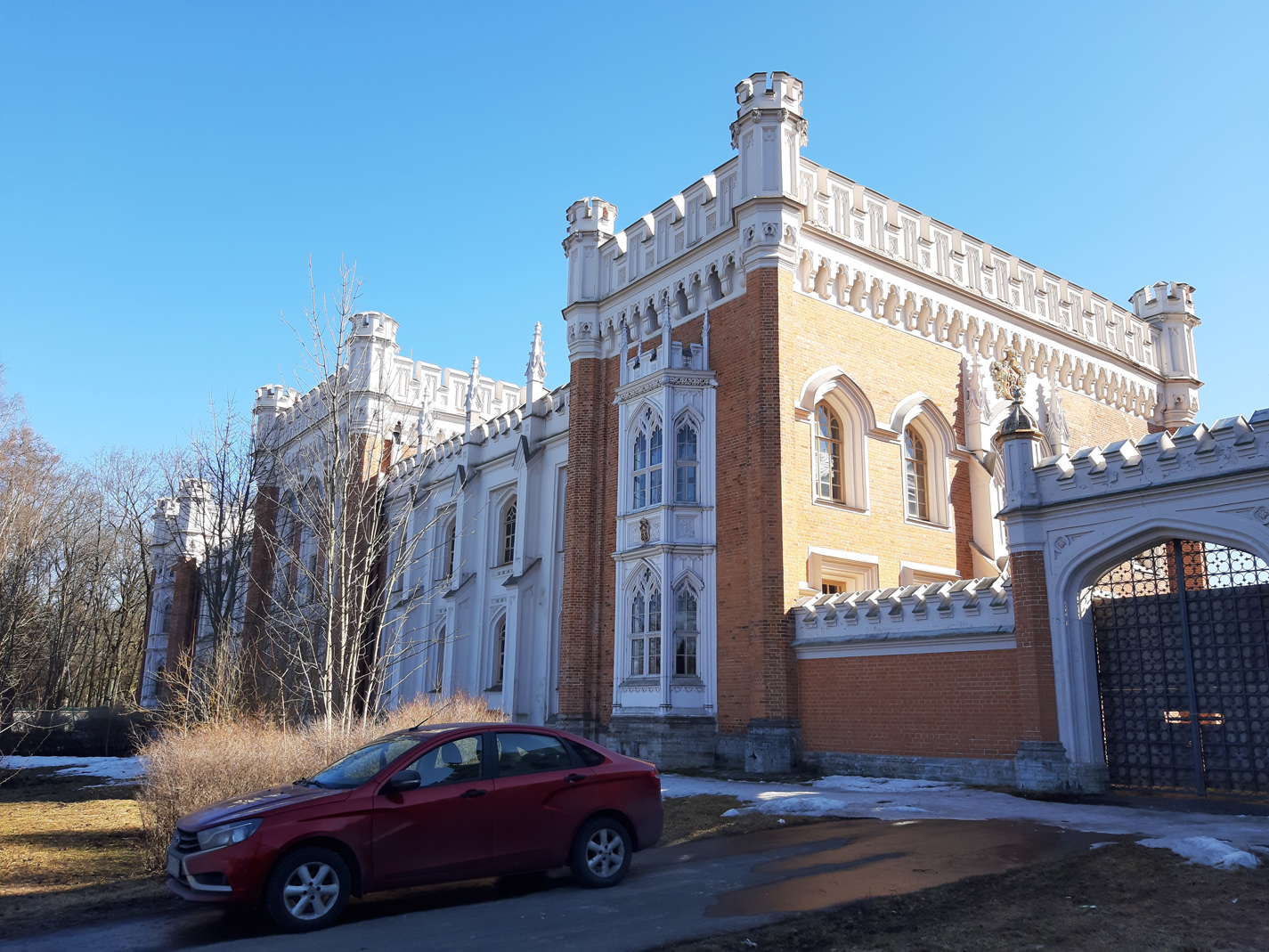 Peterhof, Улица Аврова, 2В