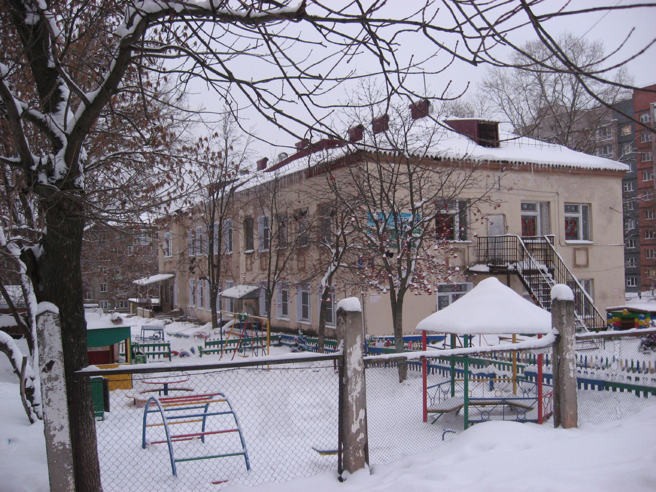 Киров, Улица Захватаева, 7
