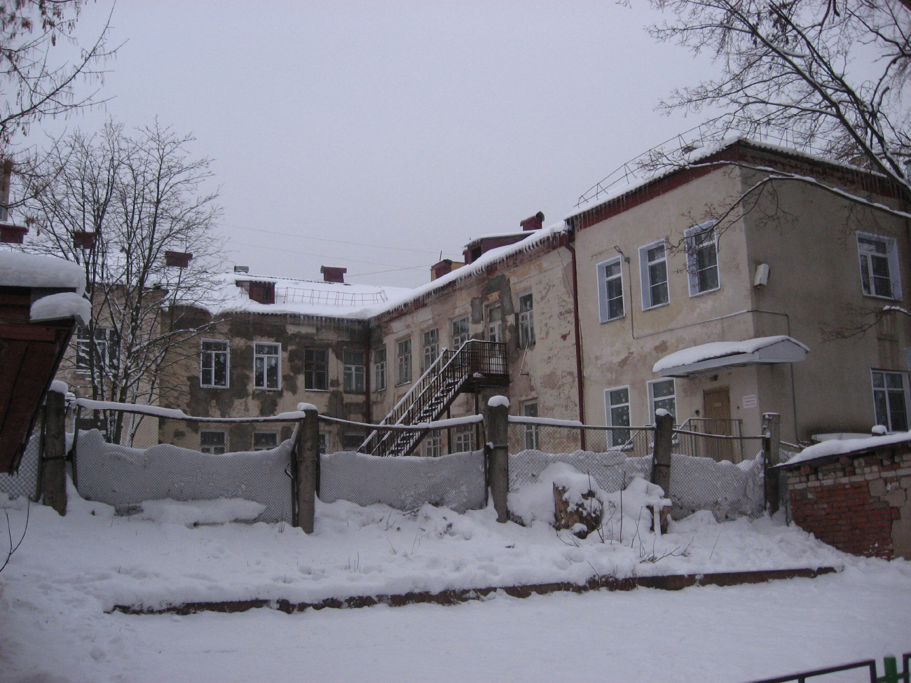 Киров, Улица Захватаева, 7
