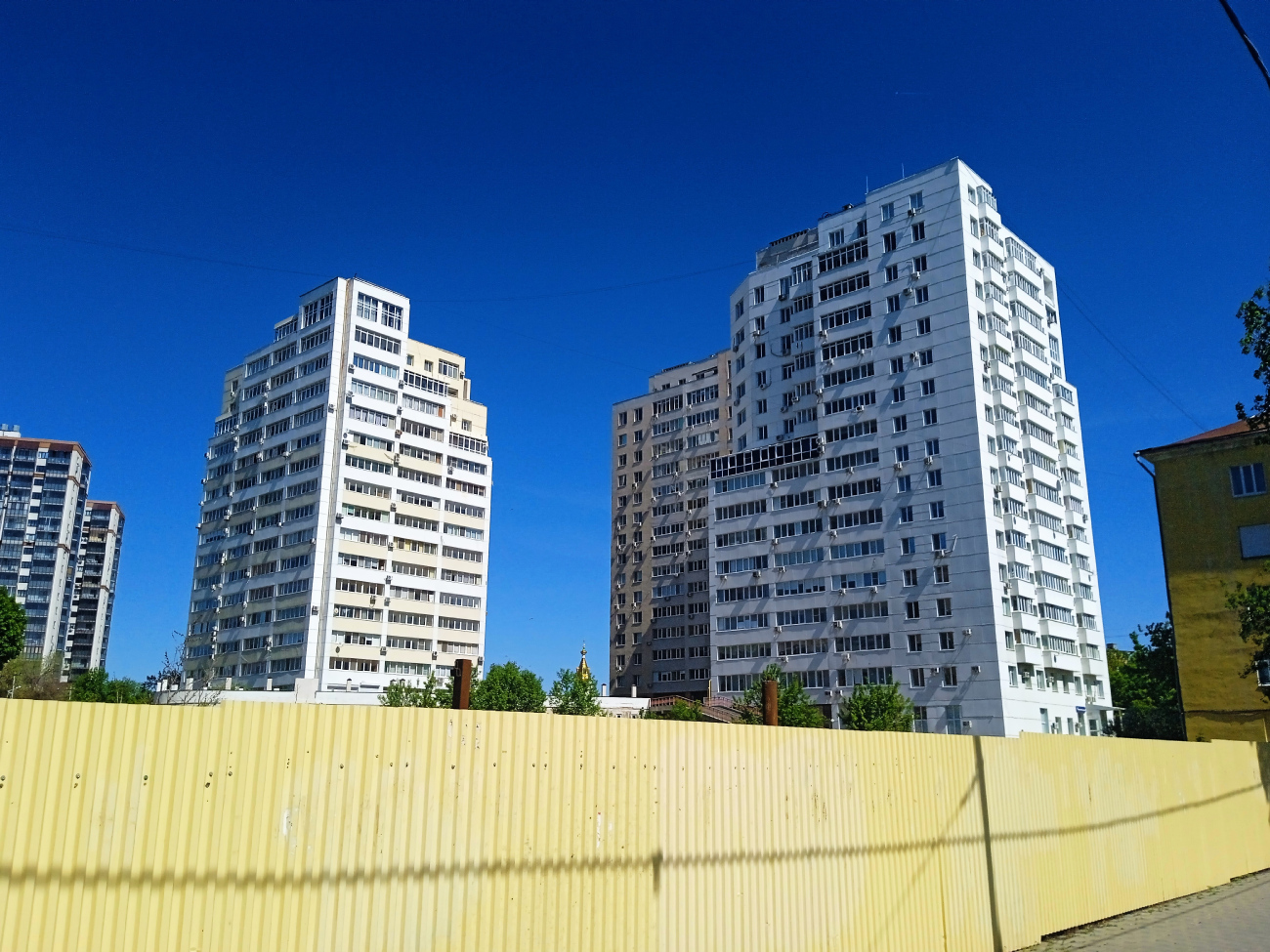 Samara, Улица Буянова, 131 / Улица Маяковского, 89; Никитинская улица, 106 / Улица Маяковского, 95; Никитинская улица, 108