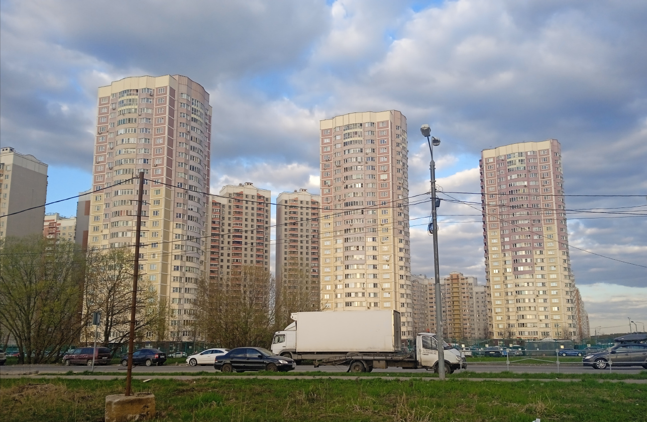 Ленинский городской округ, прочие н.п., пос. Дрожжино, Новое шоссе, 3; пос. Дрожжино, Новое шоссе, 5; пос. Дрожжино, Новое шоссе, 7