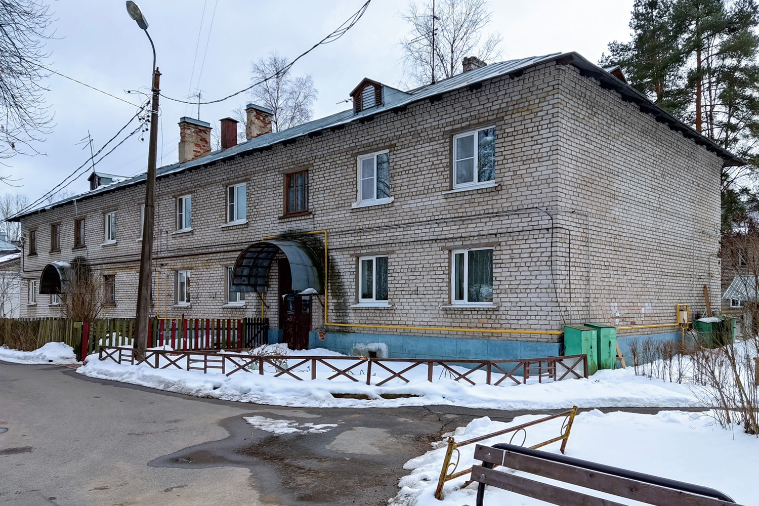 Лисий Нос, Раздельный проспект, 42